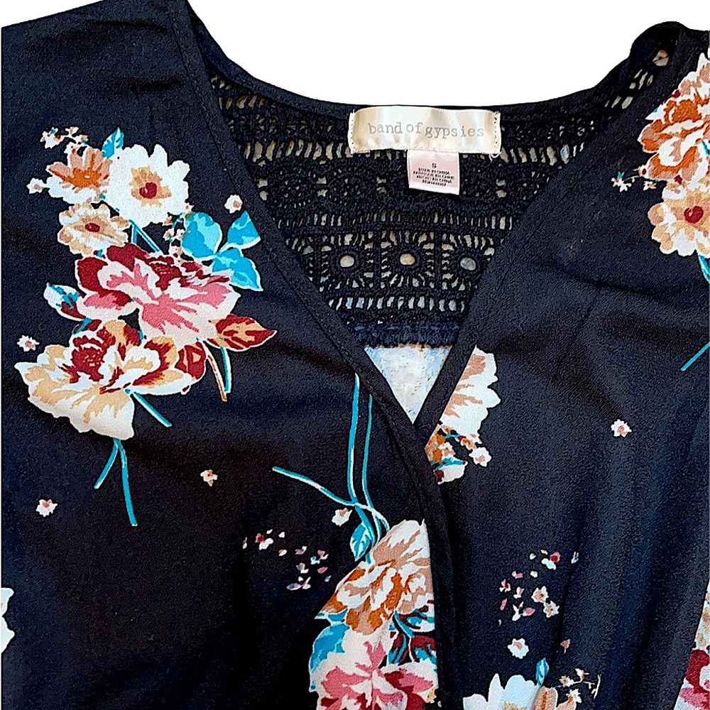 Band of Gypsies Romper Black w/ Floral Print S - Picture 6 of 12